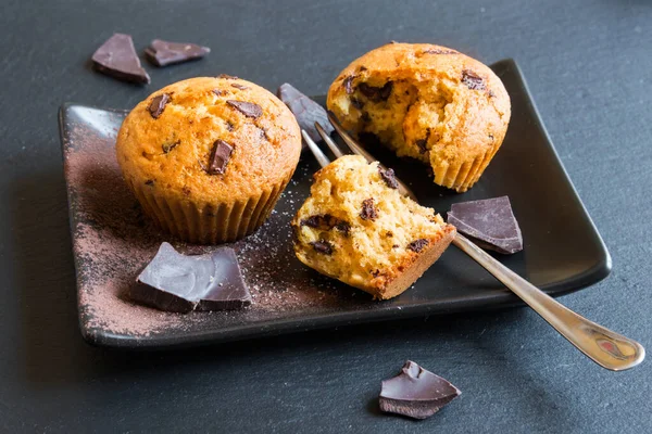 Muffins Σοκολάτα Και Μέντα Ξύλινο Φόντο — Φωτογραφία Αρχείου