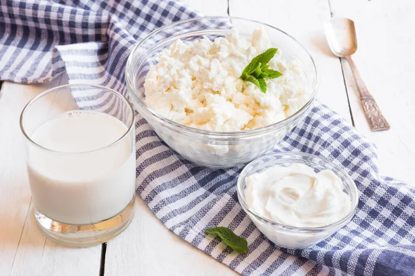 Cottage Cheese Yogurt Sour Cream White Wooden Background — Fotografie, imagine de stoc