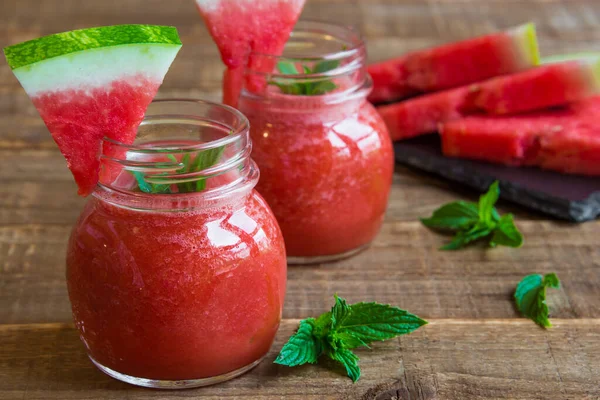 Batido Sandía Con Menta Sobre Fondo Madera Blanca —  Fotos de Stock