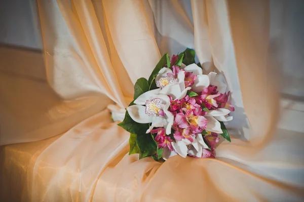 Bouquet on a window sill.Bouquet on a window sill. — Stock Photo, Image