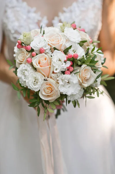 Floating Bouquet Hands Bride Nature — Stock Photo, Image