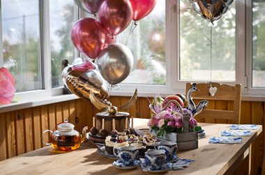 Bir kutuda dokuz güzel kek.