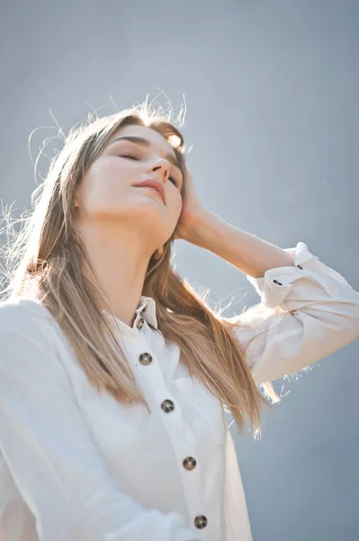 Una Joven Belleza Soleado Día Primavera — Foto de Stock