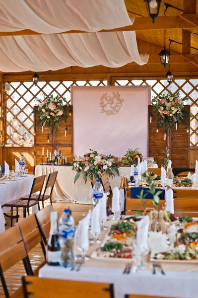 Gazebo Été Avec Des Tables Décorées Pour Mariage — Photo