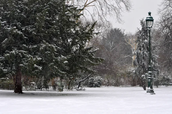 Winter in einer Stadt — Stockfoto