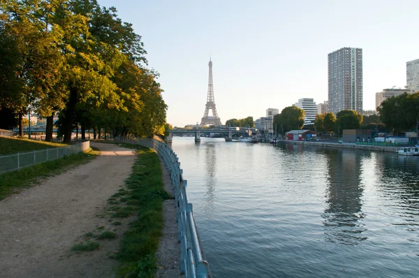 파리에서 이른 아침 — 스톡 사진