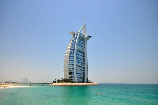 Burj Al Arab en Dubai, visto el 28 de junio de 2012 — Foto de Stock