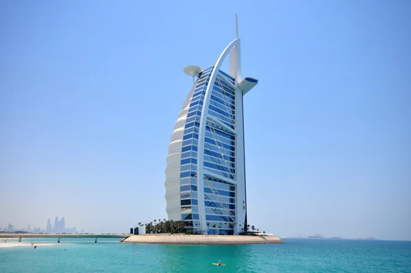 Burj Al Arab à Dubaï, vu le 28 juin 2012 — Photo
