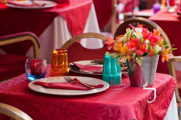 Belo ajuste de mesa — Fotografia de Stock