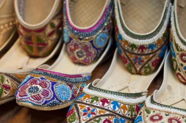 Papuci arabi tradiționali colorați — Fotografie, imagine de stoc