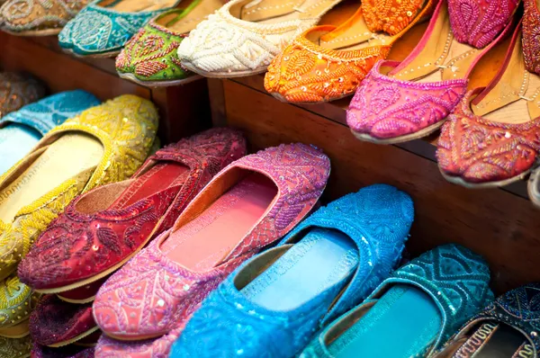 Papuci arabi tradiționali colorați — Fotografie, imagine de stoc