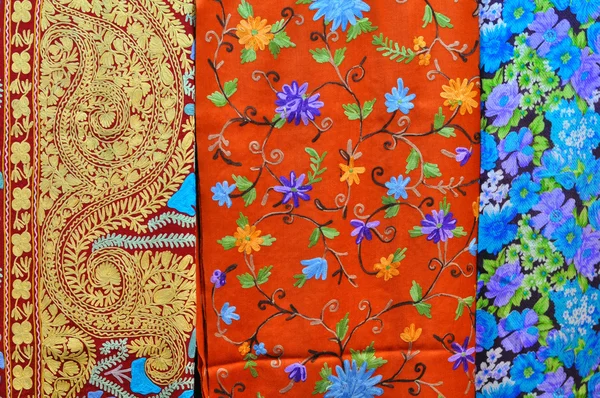 Montón de bufandas árabes coloridos tradicionales — Foto de Stock