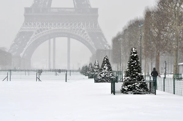 Sneeuwstorm in Parijs — Stockfoto