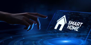 Akıllı Ev Otomasyonu kablosuz internet kavramını kontrol ediyor. El basma düğmesi