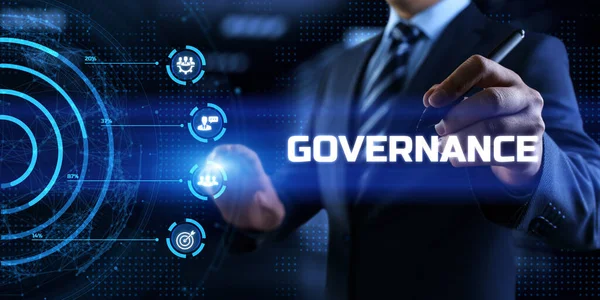 Governance ESG-Konzept. Geschäftsmann drückt Taste auf dem Bildschirm lizenzfreie Stockfotos