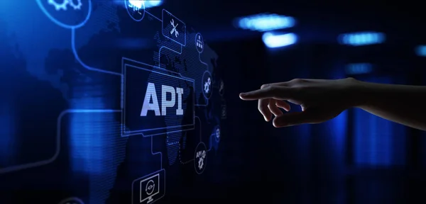 Konsep pengembangan web API Application Programming interface. Tombol menekan tangan pada layar. — Stok Foto