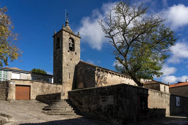 Allariz Hiszpania Październik 2021 Kościół Plac Santo Estevo Średniowiecznej Wiosce — Zdjęcie stockowe
