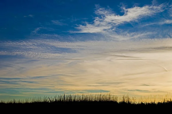 爱荷华州田野上的天空和云彩 — 图库照片