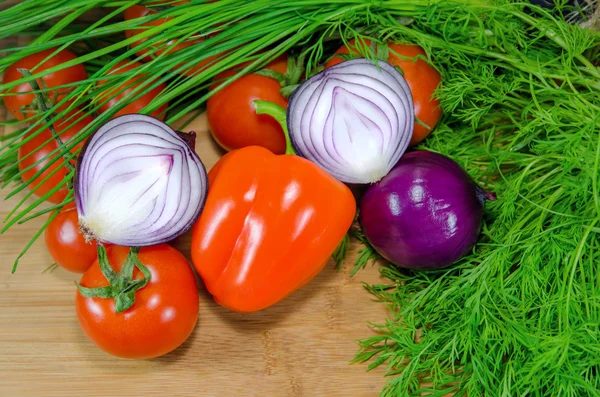 Cipolla affettata, paprica e pomodoro — Foto Stock