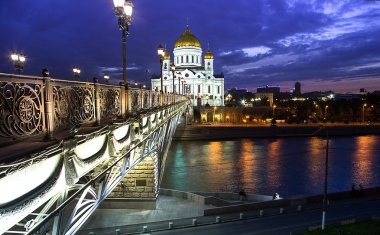 river side katedral manzarası