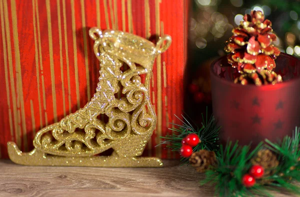 Gold ice skate — Stock Photo, Image