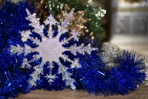 Silver snowflake close-up for New Year's eve — Stock Photo, Image