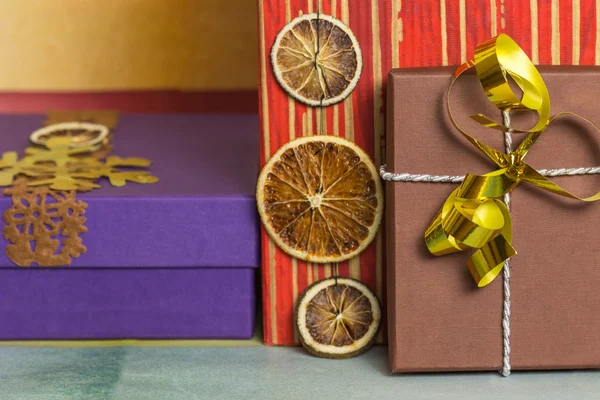 Drei Weihnachtsgeschenkboxen — Stockfoto