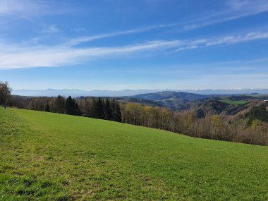 Aşağı Avusturya 'nın güzel manzarası. Popüler Oetscher Dağı 'na bakın. Yürüyüş ve açık hava konsepti.