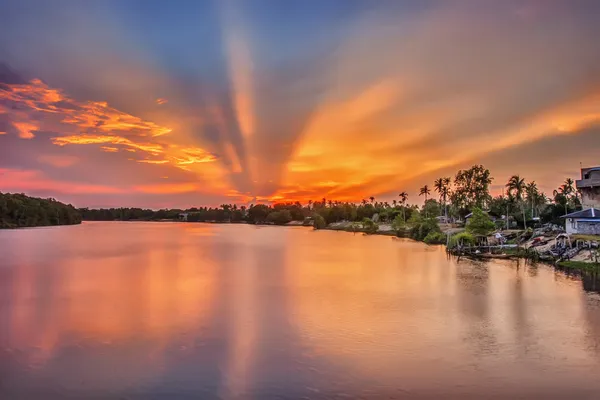 gün batımı patlama nenasi pahang Köprüsü