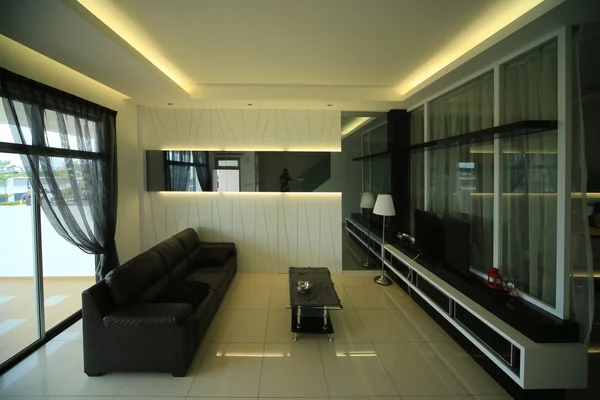 Interior de casa moderna e simples — Fotografia de Stock