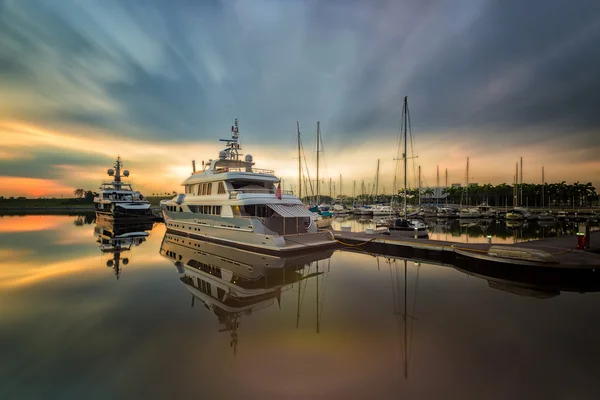 Crucero privado al amanecer — Foto de Stock