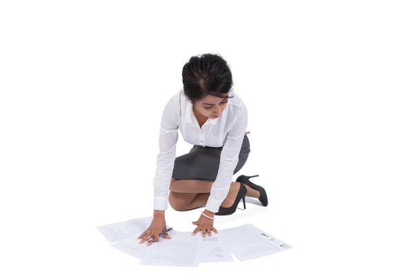 Empresaria escribiendo notas — Foto de Stock