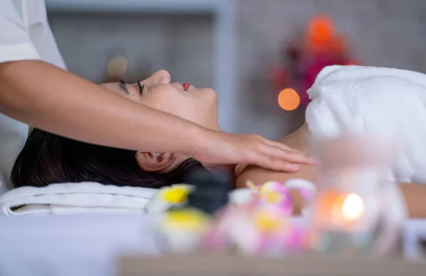 Close Massager Masseuse Process Shoulder Neck Massage Spa Asian Woman — Stock Photo, Image