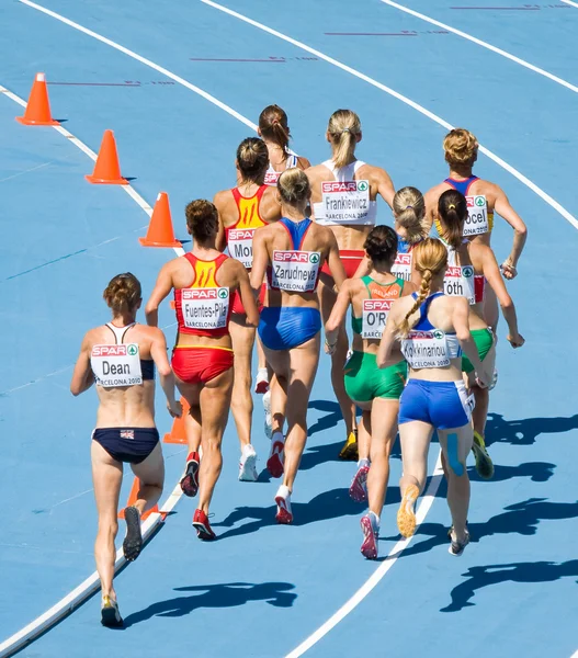 在 3000 米障碍赛的女运动员 — 图库照片