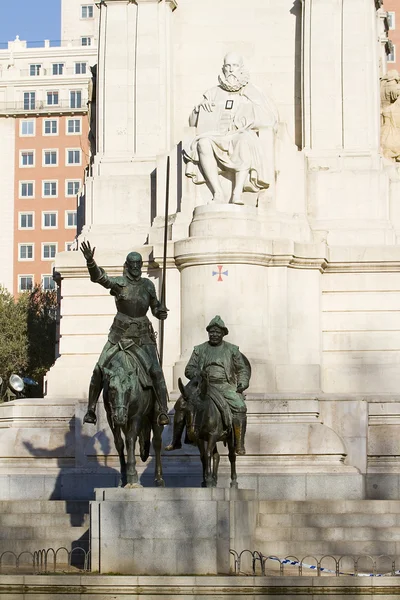 Don Quixote and Sancho Panza statue — Stock Photo, Image