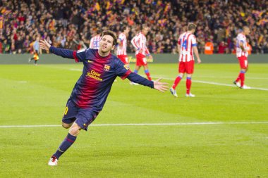 lionel messi gol kutluyor