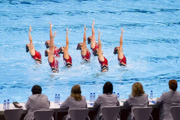 Synchronschwimmen — Stockfoto