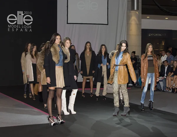 Desfile de moda en Barcelona — Foto de Stock