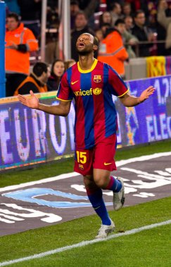 bir gol kutluyor seydou keita