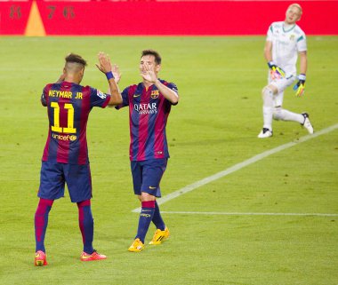 Neymar ve messi gol kutluyor