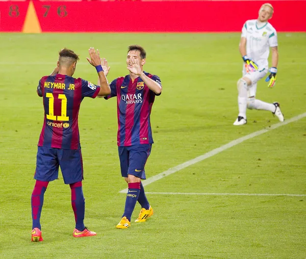 Neymar e Messi comemorando um gol — Fotografia de Stock