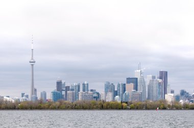 toronto manzarası önünde sulak