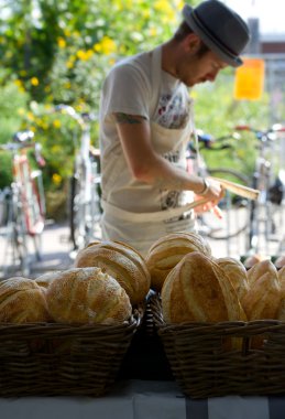 fırıncı ekmek ile