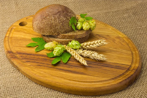 Chleb spikelets chmiel — Zdjęcie stockowe