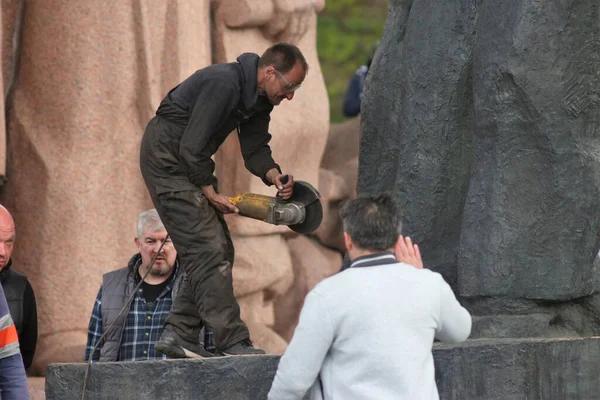 Kiev Arrasa Monumento Soviético Amizade Ucrânia Rússia — Fotografia de Stock