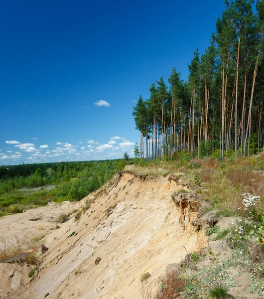 Krajobraz z kamieniołomem piasku — Zdjęcie stockowe