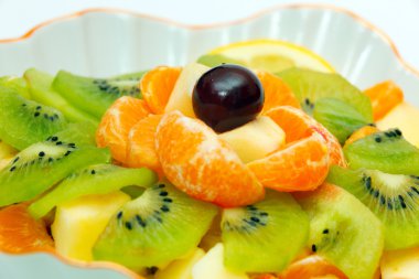 Cam vazo içinde meyve salatası