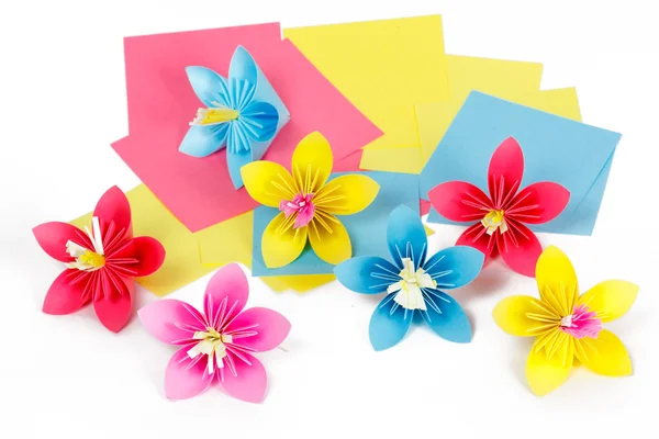 Papier farbige Blumen auf dem Papier — Stockfoto