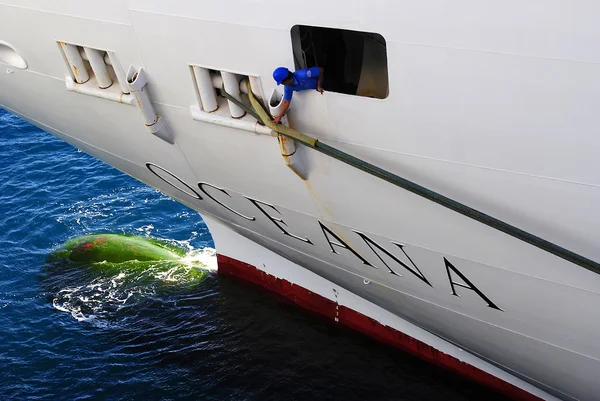 Entretien du navire de croisière Oceana — Photo