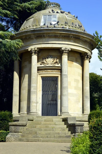 Pomnik jephson w ogrodzie jephson — Zdjęcie stockowe